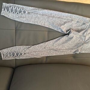 Lululemon grey crop pants size 4